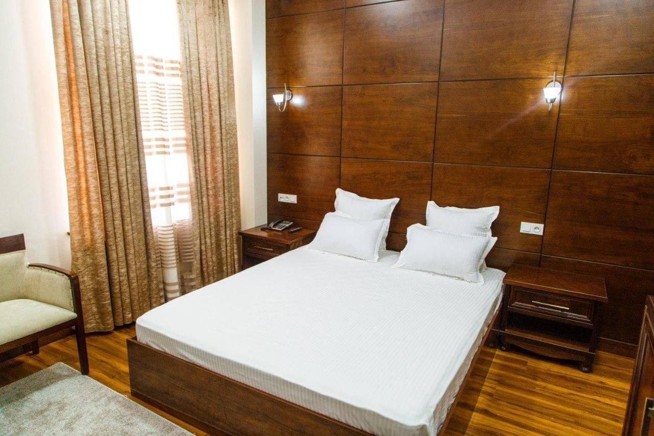 Shedevr Plaza Hotel Namangan Exterior foto