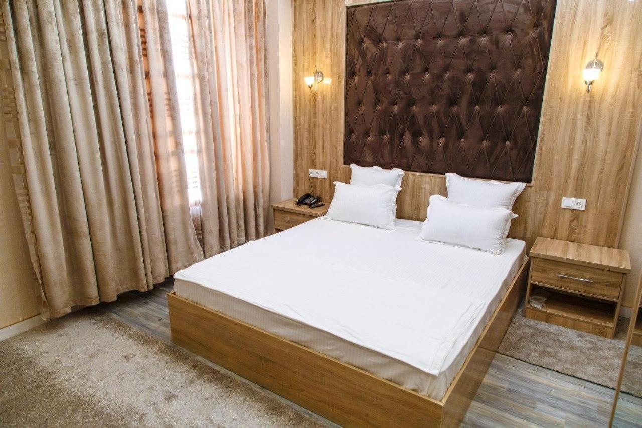 Shedevr Plaza Hotel Namangan Exterior foto