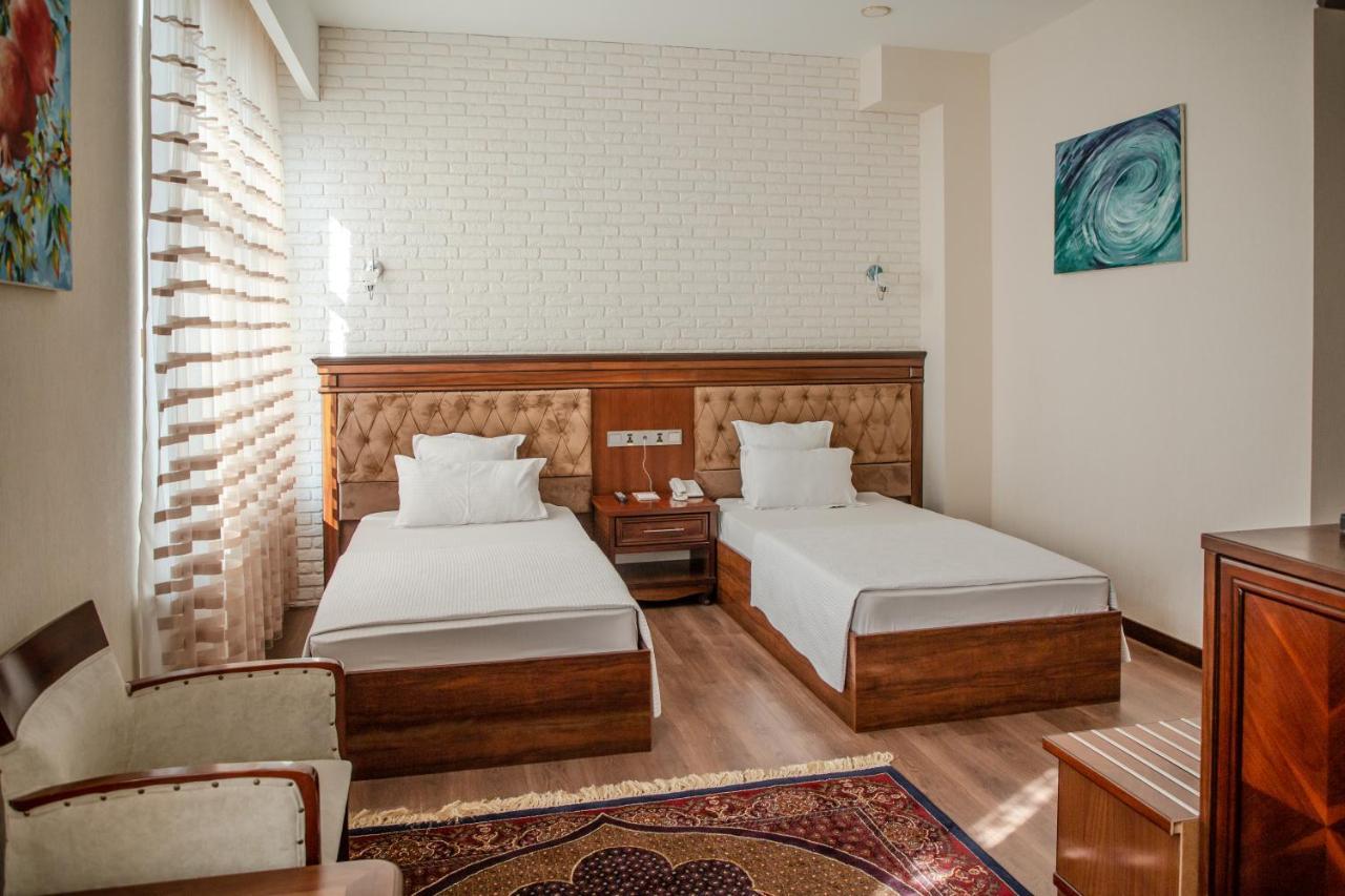 Shedevr Plaza Hotel Namangan Exterior foto